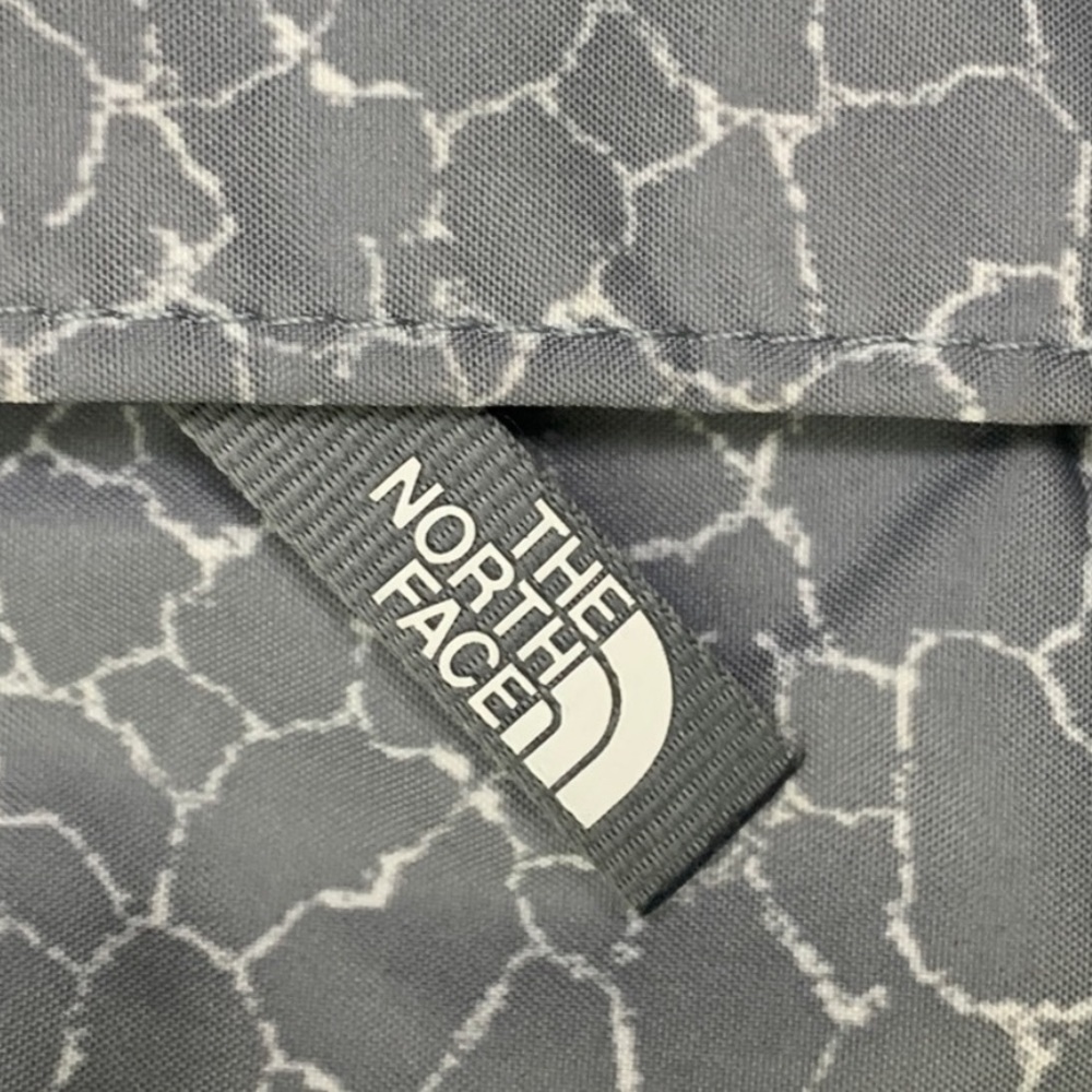 The North Face Windbreaker Rain Jacket - Picture 3 of 12